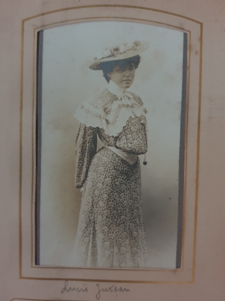Lucie Juteau (A3) en 1903